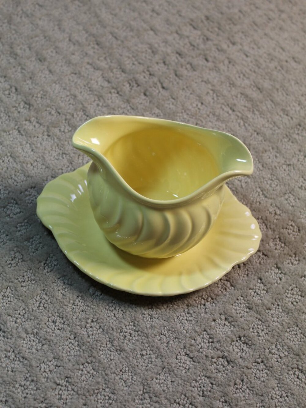 Vintage 1930s Franciscan USA CORONADO SWIRL Gravy Boat Double Sided Yellow